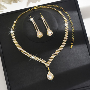 طقم مجوهرات نسائي جديد لعام <span class=keywords><strong>2026</strong></span> من النحاس الخالي من الرصاص، أقراط لامعة وقلادات بحجر الراين على شكل قطرة ماء، طقم للذكرى السنوية - Product Image 3