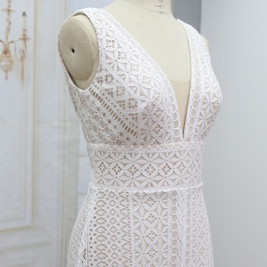 Vestido de Novia Moderno de Encaje <span class=keywords><strong>Chantilly</strong></span> Completo <span class=keywords><strong>con</strong></span> Diseño de Escote en V Profundo y Cola Capilla Larga hasta el Suelo - Product Image 3