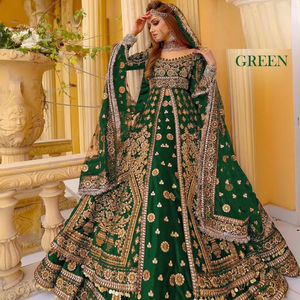 Velours 9000 brodé vert avec une belle broderie Bridal Lehenga Collection par Royal Export Surat India - Product Image 1