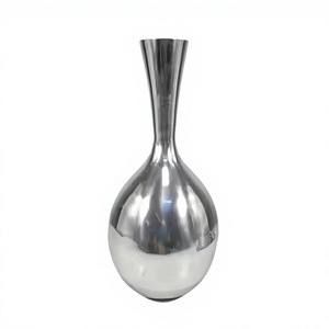 Jarrón Decorativo de Aluminio Moderno para Flores, Hecho a Mano, Plateado y Pulido, para Mesa, Ideal para Bodas - Product Image 1