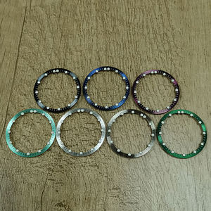 Accessoire de montre - anneau. Diamètre intérieur du cadran : 28,5 mm ; Diamètre intérieur du lunette : 24,5 mm. Compatible avec le calibre NH70. - Product Image 1