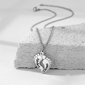 Collar con Huella de Bebé Personalizado, Grabado Láser en Acero Inoxidable, Colgante con Nombre Personalizado, Joyería en Oro, Plata y Oro Rosa - Product Image 3