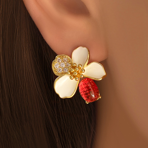Pendientes Coreanos Chapados en Oro de 18K, Pendientes Florales Vintage con Gemas Rojas y Esmalte Blanco para Mujer - Product Image 3