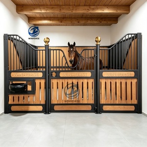 Box de Luxe Européen Portable pour Chevaux 12ft (3,6m) – Écurie Mobile en Acier Galvanisé pour Ferme Équestre - Product Image 1