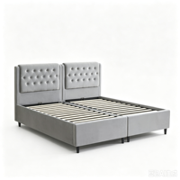 Lit double en bois rembourré avec cadre capitonné, dernier cri en matière de design et de mobilier