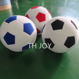 Pelota de fútbol adhesiva para dardos inflables, 22cm - Product Image 6