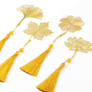 Op Maat Gemaakte Uv Gegalvaniseerde Metalen Bladwijzer Schattig Huisdier Foto Bloem Fruit Design-Chinees Nieuwjaar Herdenkingsgeschenk Voor Dierenliefhebbers - Product Image 1