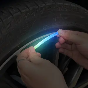자동차 타이어 개조 액세서리 형광 반사판 자동차 휠 림 반사 스티커 장식 스트라이프 데칼