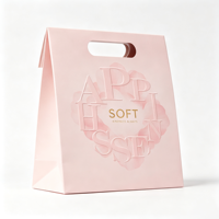 Sac cadeau artisanal en papier kraft mat recyclable marron personnalisé avec poignées en corde torsadée, ruban et logo doré, emballage de luxe pour aliments