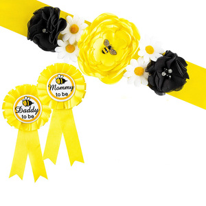 Ceinture de maternité « Future Maman » motif floral jaune, rubans et bretelles en tissu pour décoration de fête prénatale - Product Image 1