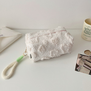 Sac de maquillage en peluche de grande capacité en gros, sac de rangement portable pour étudiants, doux - Product Image 6