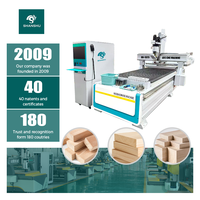Routeur à bois multifonctionnel automatique CNC 1325 avec commande PLC Syntec et servomoteur pour la gravure de l'acrylique, du bois massif et du contreplaqué
