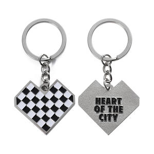 พวงกุญแจโลหะผสมสังกะสีแบบกำห<span class=keywords><strong>น</strong></span>ดเอง รูปหัวใจสีเงิน ลายตารางหมากรุกสีดำขาว  ขายส่ง - Product Image 5