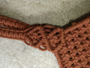 Sac bohème pour femme en macramé fait main, motif géométrique, fermeture éclair, bandoulière légère, marron, capacité jusqu'à 1L - Product Image 2