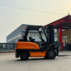 Montacargas Totalmente Eléctrico de 7t con Capacidad de 7000 Kilogramos con Sistema Hidráulico de Cero Emisiones en Oferta y Disponible - Product Image 3