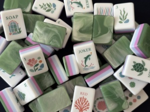 <span class=keywords><strong>Jeu</strong></span> de Mahjong américain de 160 tuiles en acrylique couleur jade vert marine, style plage, cadeau pour soirée de <span class=keywords><strong>jeu</strong></span>, avec <span class=keywords><strong>d</strong></span>és, jetons et boîte de rangement - Product Image 3