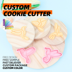 <span class=keywords><strong>Colibri</strong></span> série plastique écologique 2 pièces Biscuit moule oiseau 3D dessin animé bricolage argile Animation imprimé Biscuit emporte-pièces - Product Image 1