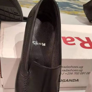 Zapatos de Oficina Rada Premium Classic Hechos en África, Parte Superior de PU Suave, Para Todas las Temporadas, Precio Competitivo de Exportación FOB Entebbe - Product Image 1