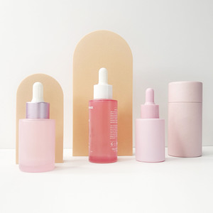 ขวดแก้วใส่เครื่องสำอางสีดำขนาด 30 กรัม แบบกำหนดเองจากโรงงาน สำหรับบรรจุเซรั่มน้ำมันบำรุงเส้นผม ขวดแก้วแบบไหล่เรียบสีด้านพร้อมหัวหยด - Product Image 2