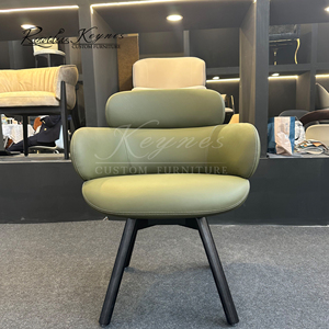 Chaise de salle à manger rembourrée Keynes en cuir PU noir avec pieds en bois, fauteuil de loisirs, vente en gros pour usage commercial et résidentiel - Product Image 1