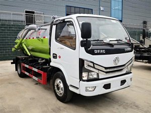 Manufacturer Supply Dongfeng 4X2 5000 Liters Vacuum Sewage Truck for Municipal Sanitation Services - Product Image 2