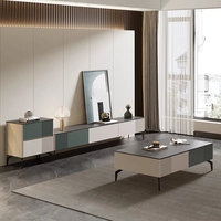 Ensemble meuble TV et table basse gris moderne avec plateau en marbre blanc et pieds dorés, meuble de rangement pour salon