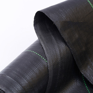 Barrière de mauvaises herbes en polyéthylène tissé en plastique agricole 90gsm, <span class=keywords><strong>rouleau</strong></span> de tissu de tapis de contrôle des mauvaises herbes de tissu de jardin 1*50m - Product Image 1