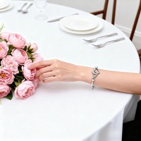 Bracelet Cœur Creux en Zircon pour Femme – Bijou Polyvalent, Tendance et Romantique, Réglable, Luxe Léger, Idéal Cadeau