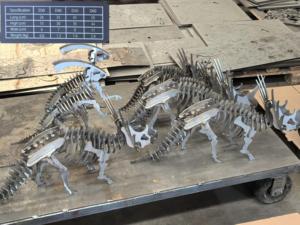 ของขวัญธุรกิจสไตล์วินเทจ พาราซัวโรโลฟัส งานฝีมือสแตนเลส 304 งานเชื่อมสแตนเลส ลายนูน พิมพ์ลาย หลายสี - Product Image 2