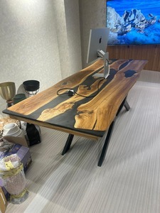 Mesa de Comedor de Madera con Borde Natural, Tablero de Resina Epoxi, Mesa Rectangular, Muebles Modernos para Restaurante o Cafetería - Product Image 2