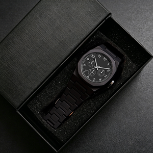 นาฬิกาควอทซ์กันน้ำสำหรับผู้ชาย ดีไซน์ทันสมัย สีดำ แดงกุหลาบ ตัวเลขแบบอารบิก - Product Image 2