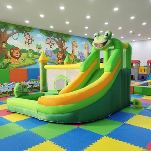 Château <span class=keywords><strong>gonflable</strong></span> sur le thème de la <span class=keywords><strong>grenouille</strong></span> avec toboggan pour enfants, petit trampoline d'extérieur pour jeux à domicile, équipement de terrain de jeu pour fêtes - Product Image 2
