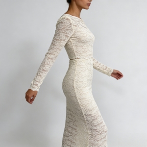 <span class=keywords><strong>Conjunto</strong></span> de <span class=keywords><strong>Dos</strong></span> <span class=keywords><strong>Piezas</strong></span> Elegante y Casual para <span class=keywords><strong>Mujer</strong></span>, Top Corto de Manga Larga con Encaje Color Marfil y Falda Midi Ajustada, Ideal para Invitadas de Boda - Product Image 2
