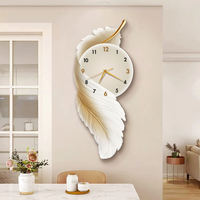 Horloge murale en porcelaine cristalline avec impression UV abstraite en forme de plume, décoration d'intérieur pour salon, chambre, hôtel, décoration de luxe
