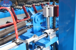 Machine à clôture en treillis métallique à articulation à charnière China-Meirun, équipée d'une pompe à moteur, d'un roulement, d'un engrenage, d'un PLC, 5,5 kW, 380 V/220 V/415 V, haute performance - Product Image 2