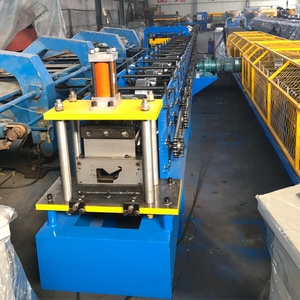 Personnalisé en métal rond et carré en <span class=keywords><strong>acier</strong></span> de <span class=keywords><strong>gouttière</strong></span> d'eau de pluie faisant la machine - Product Image 4