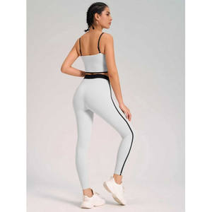 Conjunto Deportivo de Top Corto y Leggings Blancos con Detalles Negros para Mujer, para Entrenamiento, Yoga y Fitness, en Spandex/Poliéster - Product Image 2