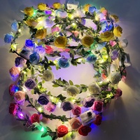 Couronne de Noël LED Lumineuse à 9 Fleurs et 10 Lumières pour Mariage, Fête, ou Décoration de Noël – Jouet Lumineux pour Cheveux