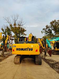 Excavadora Usada Komatsu PC200-8 de 20T de Alta Calidad con Pintura Original, Pocas Horas de Trabajo, Sistema Hidráulico Robusto y Lista para Trabajar - Product Image 3