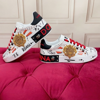 Chaussures décontractées pour hommes de marque de créateur, en cuir véritable, avec empiècements peints à la main et clous décoratifs, talon surélevé