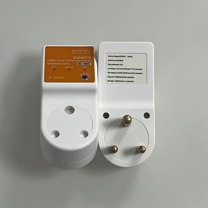 Regulador automático de voltaje de 20 amperios, monofásico, con enchufe de CA para protección de refrigeradores en Sudáfrica - Product Image 4