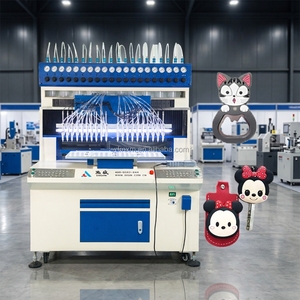 Machine de distribution de silicone et PVC à fonctionnement fluide pour la production en ligne complète, machine à porte-clés 3D en PVC souple - Product Image 1