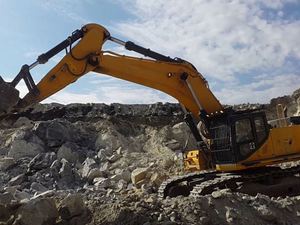 Excavatrice sur chenilles Liugong 9125F de 122 tonnes pour l'exploitation minière intensive et les travaux de terrassement de grande envergure - Product Image 3