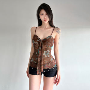 Top Corto Sexy Estilo Y2K Vintage con Estampado Floral, Tejido de Punto, con Tirantes Finos, Escote Halter, Ajustado, para Mujer - Product Image 2