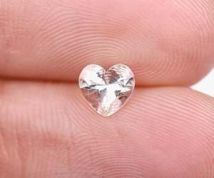 พลอยแซฟไฟร์สีเขียวธรรมชาติรูปหัวใจขนาด 0.51 กะรัต 5.2x5.6 มม. สำหรับแหวนแต่งงานและแหวนหมั้น |   โอเอ็ม เจ็มส์ - Product Image 1