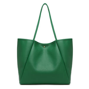 <span class=keywords><strong>Sac</strong></span> <span class=keywords><strong>à</strong></span> bandoulière en PU personnalisé <span class=keywords><strong>pour</strong></span> femmes OEM grand <span class=keywords><strong>sac</strong></span> <span class=keywords><strong>à</strong></span> <span class=keywords><strong>main</strong></span> fourre-tout avec bouton magnétique <span class=keywords><strong>pour</strong></span> le shopping, le travail et les voyages - Product Image 6