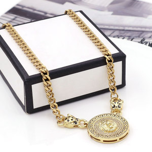 Conjunto de Joyería de Acero Inoxidable de Diseño, Pulseras, Brazaletes, Collar, Marca Famosa, 4 en 1 para Mujer, Sin Decoloración - Product Image 3