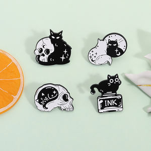 Cartoon Katze Skelett Emaille Pin lustige Tier Brosche Revers Abzeichen für Tasche Kleidung Hut Schmuck Geschenk - Product Image 2