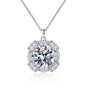 Collier de luxe pour femme en argent sterling 925 avec diamant Moissanite taillé en brillant de haute qualité en vente en gros - Product Image 1