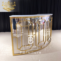 Comptoir de bar mobile rectangulaire moderne en acier inoxydable pour événements hôteliers et salons